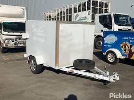 2005 Unknown Single Axle Enclosed Box Trailer - picture0' - Click to enlarge