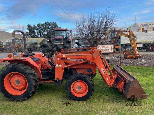 Tractor Kubota M4700 51HP 4x4 FEL 3PL