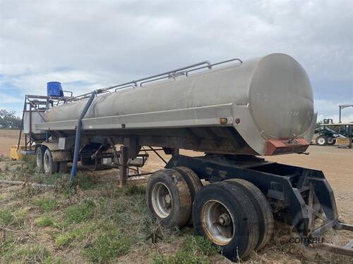 Custom 18,000LTR Tandem Axle