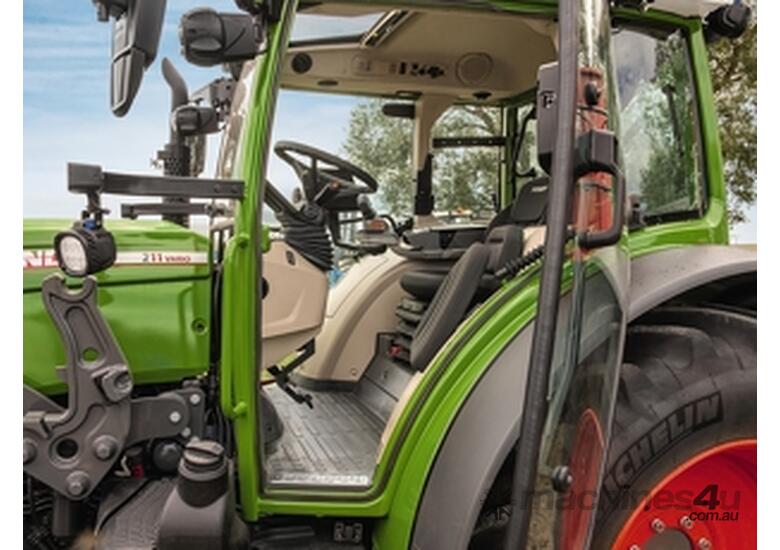 caption Fendt 200 Vario Tractor
