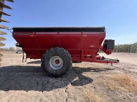 UNVERFERTH 1138 CHASER BIN - picture2' - Click to enlarge