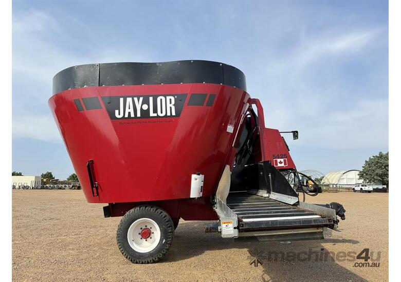 Used 2021 EX DEMO JAYLOR 5424 FEED MIXER 2021 EX DEMO JAYLOR 5424 FEED MIXER Feed Mixer Wagon