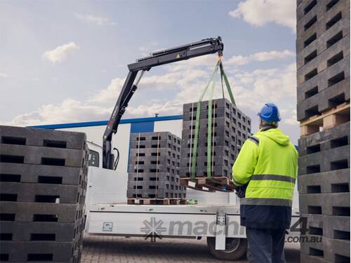 caption WATM Cranes – HIAB 072HDD2V30 Knuckle Boom Crane for Heavy Lifting!