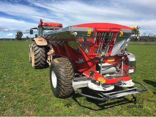 caption Farmtech Viking V 2000 Belt Spreader - Trailing (2 Tonne)