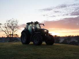 DEUTZ FAHR AGROTRON 6165 RC SHIFT with STOLL FZ43-27 Loader - picture0' - Click to enlarge