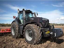 DEUTZ FAHR AGROTRON 6165 RC SHIFT with STOLL FZ43-27 Loader - picture0' - Click to enlarge