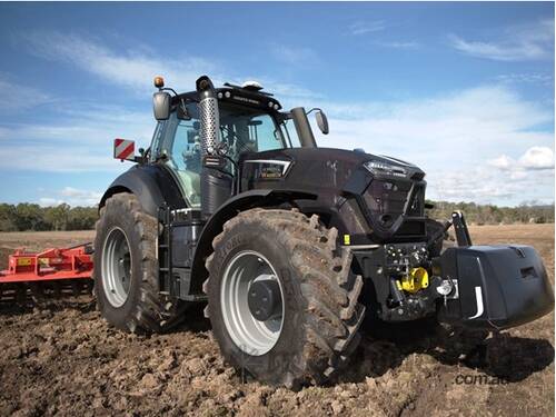 DEUTZ FAHR AGROTRON 6165 RC SHIFT with STOLL FZ43-27 Loader