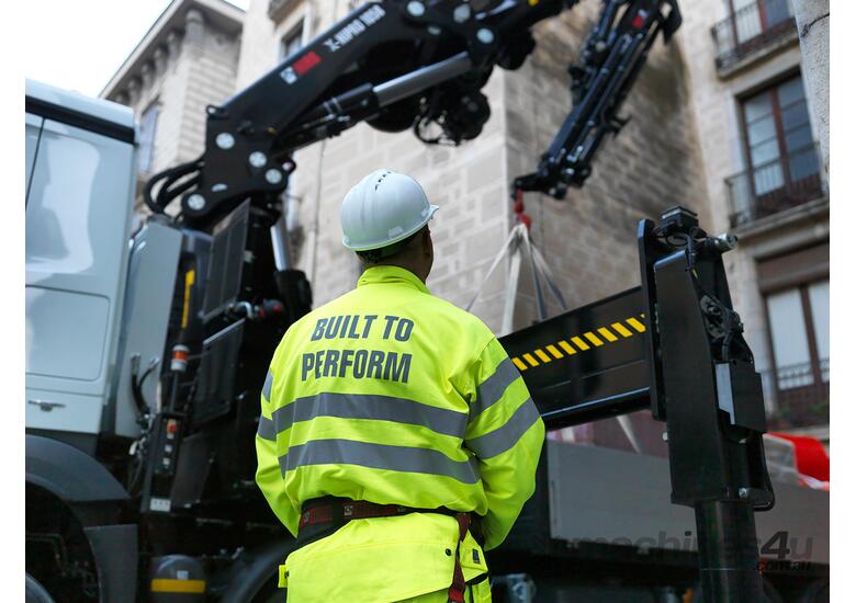 caption WATM Cranes - HIAB 072-4 HiDuo Knuckle Boom Crane: Compact, Remote-Controlled Load Handling!