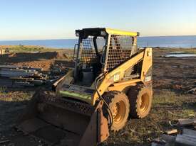 bobcat for spare parts, especially engine - picture0' - Click to enlarge