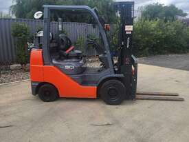 Toyota Forklift 3T Container Mast Compact Model  - picture0' - Click to enlarge
