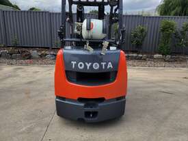 Toyota Forklift 3T Container Mast Compact Model  - picture2' - Click to enlarge