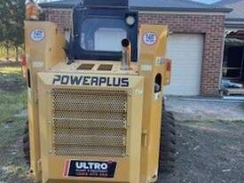 Used Skid Steer ( Low hours 30) - picture1' - Click to enlarge