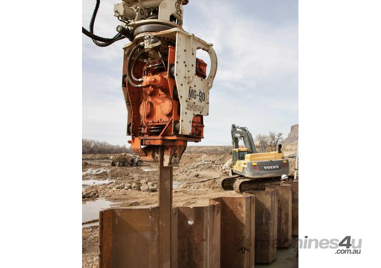 caption Gilbert Grizzly Multigrip Vibratory Pile Driver