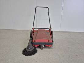 Hako push floor sweeper - picture0' - Click to enlarge