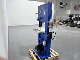 Carba-Tec SBW-5300CIW/1PH Bandsaw - picture2' - Click to enlarge