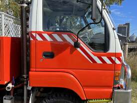 Isuzu NPS300 4x4 Single Cab Firetruck. Ex NSW Rural Fire Service - picture2' - Click to enlarge