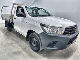2022 Toyota Hilux Workmate Petrol - picture1' - Click to enlarge