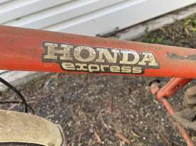 Honda Express NC50  Petrol - picture0' - Click to enlarge