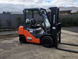 Toyota Forklift 2.5T Container Mast with Tyne Positoners - picture0' - Click to enlarge