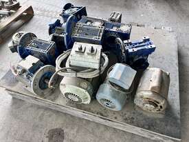 Quantity Assorted Motor Parts - picture1' - Click to enlarge