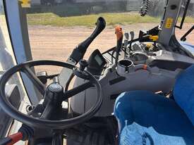 New Holland T7.170 + FEL - picture1' - Click to enlarge