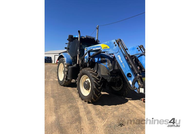 caption New Holland T7.170 + FEL