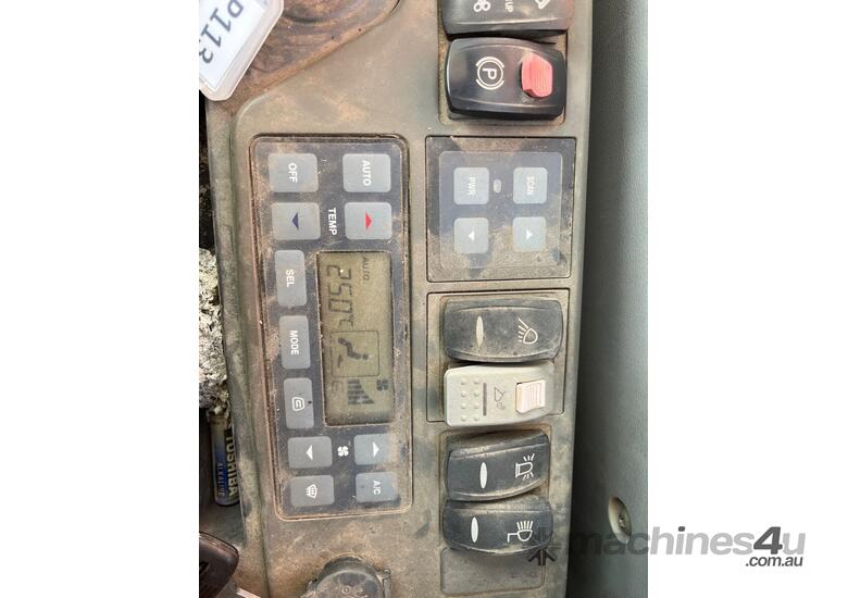 caption 2012 Doosan DX170W Excavator (Wheeled)
