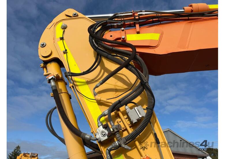 caption 2012 Doosan DX170W Excavator (Wheeled)