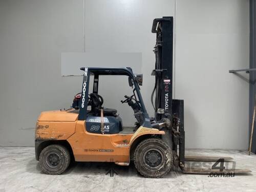 Toyota 5T Forklift 