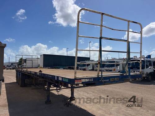 2007 Haulmark 3ST37 Tri Axle Flat Bed Trailer