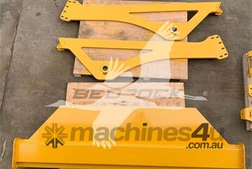 2024 Tailgate JOHN DEERE 300D ATJ300