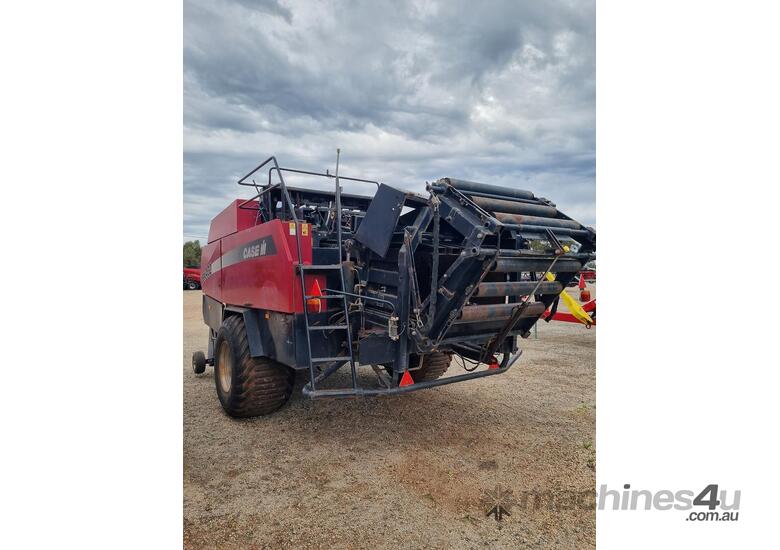 caption 2005 CASE IH LBX432 4'X3' SQUARE BALER