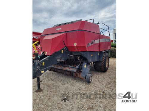 2005 CASE IH LBX432 4'X3' SQUARE BALER 