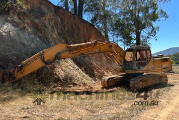 Case   CX210 Excavator, 9500Hrs