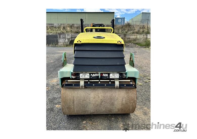 caption 2010 AMMANN AV26-2 TWIN DRUM ROLLER