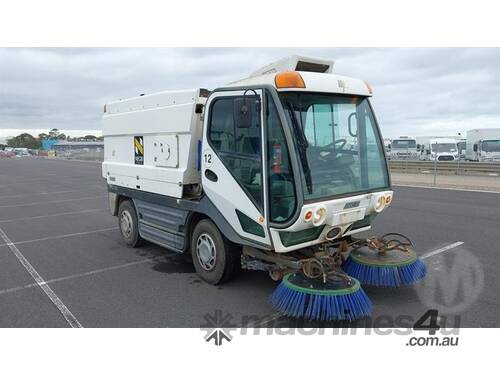 caption Johnston 158b 101t