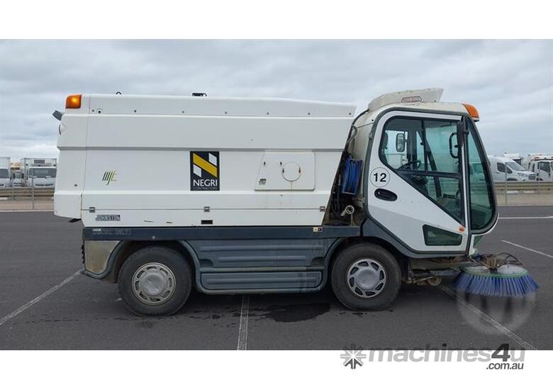 caption Johnston 158b 101t