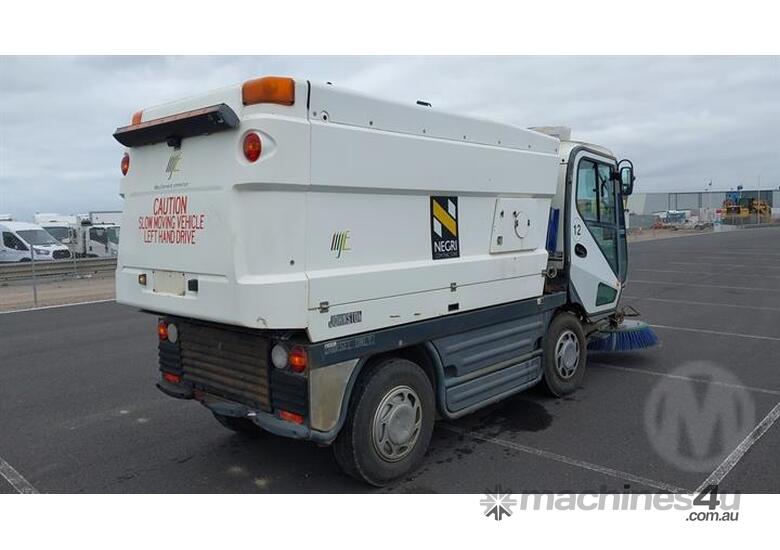caption Johnston 158b 101t