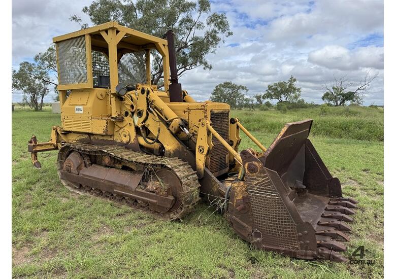 caption CAT 955L TRACK LOADER
