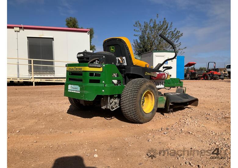 caption 2018 John Deere Z335E Zero Turn Ride On Mower
