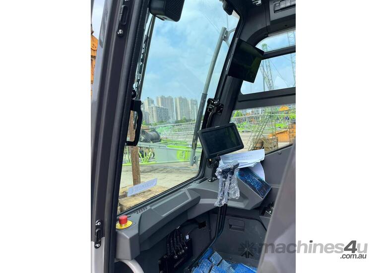 caption 2025 Zoomlion ZCC1500V 150T Crawler Crane