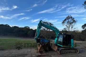 Kobelco SK135SR-5 Excavator.
