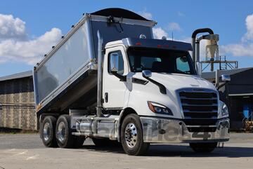 2024 Freightliner Cascadia 116 Tipper