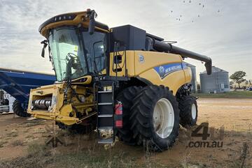2016 New Holland CR8.90 Header