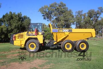 Komatsu 2016   HM300