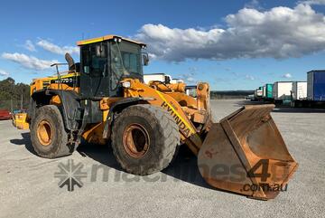 Hyundai HL770-9 4x4 Articulated Front End Loader