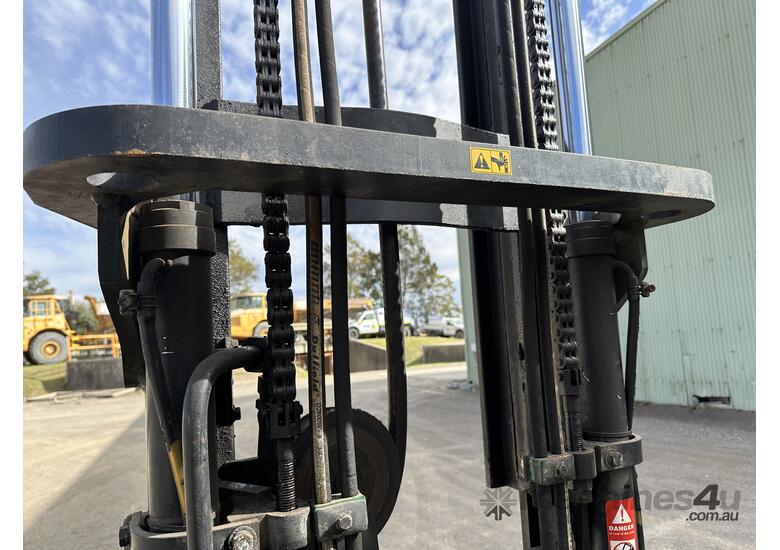 caption 1992 Yale GDP30TE Diesel Forklift