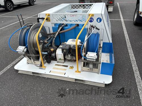 caption QuickSpray FTB T500 Sprayer System Twin Reel