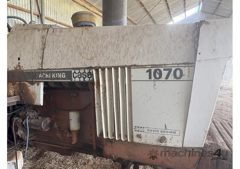 caption CASE IH AGRI KING 1070 TRACTOR