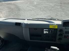 2015 Mitsubishi Fuso Fighter 1024 Pantech - picture2' - Click to enlarge